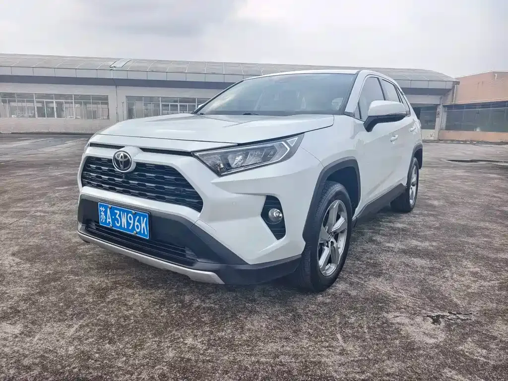 Toyota RAV4 — фото 9