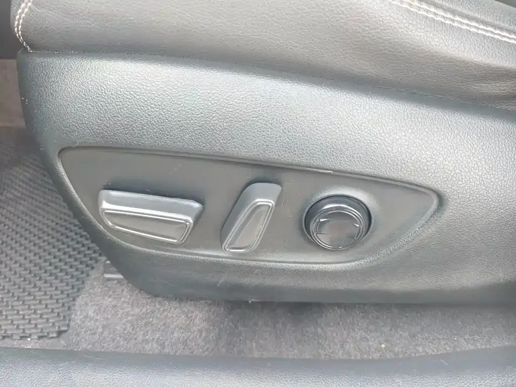 Toyota RAV4 — фото 3