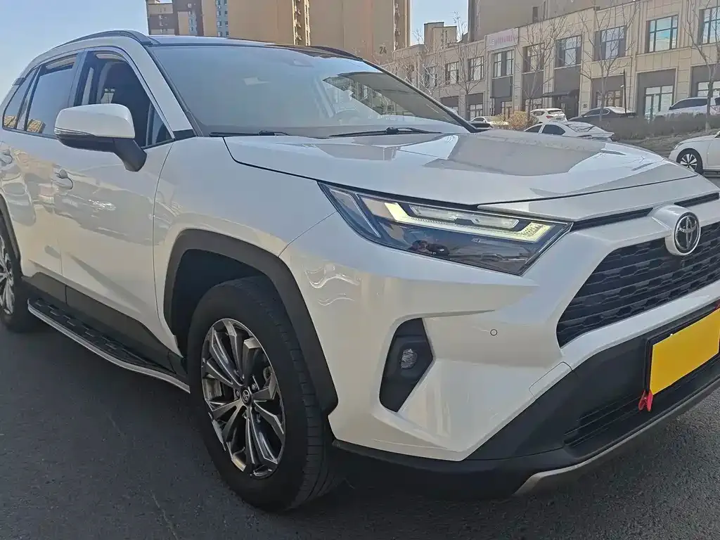 Toyota RAV4 — фото 2