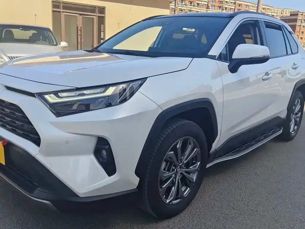 Toyota RAV4 — фото 3