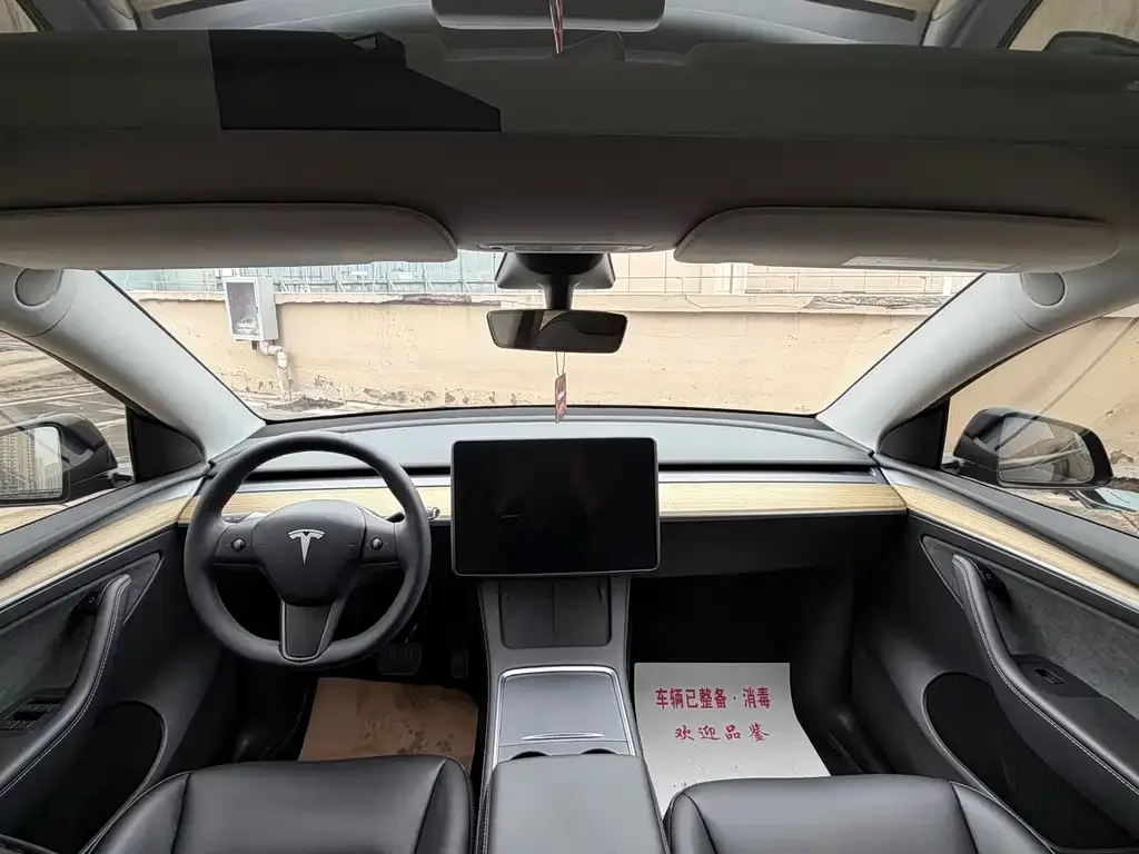Tesla Model Y — фото 7