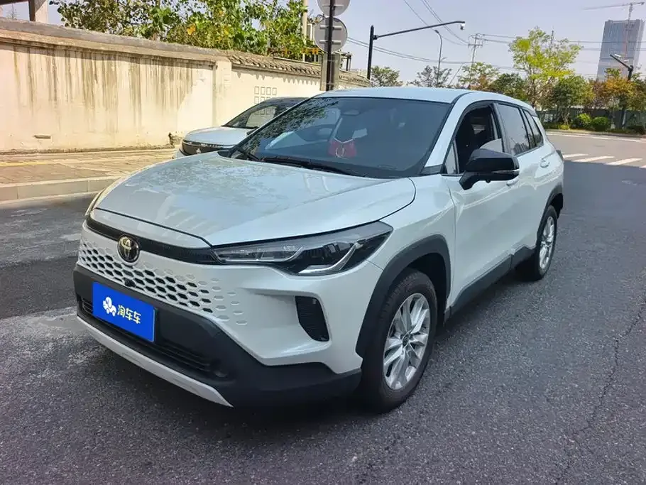 Toyota Corolla Cross — фото 1