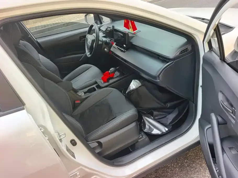 Toyota Corolla Cross — фото 9