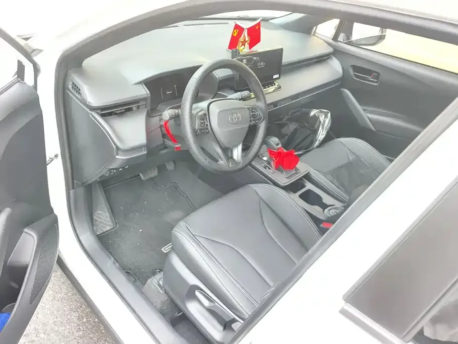 Toyota Corolla Cross — фото 6