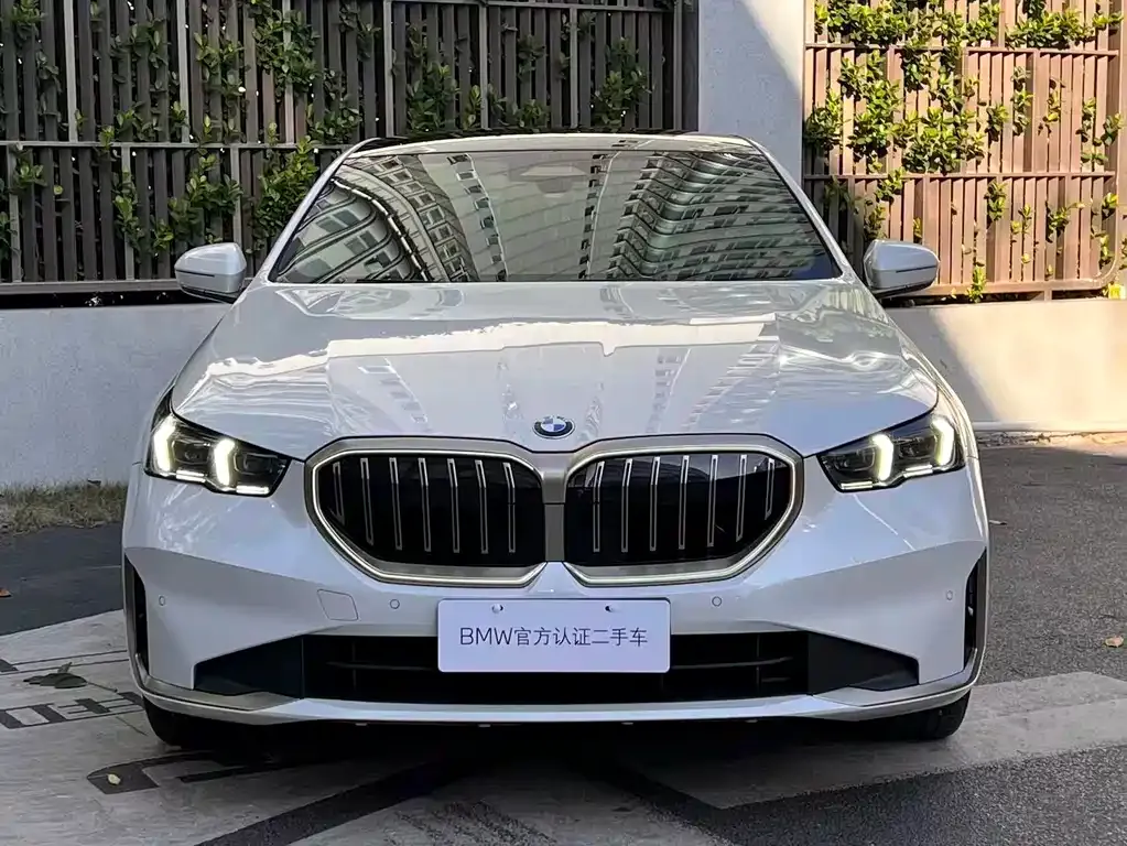BMW 5 Series — фото 2