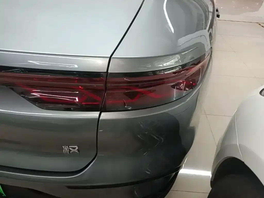 BYD Han — фото 9