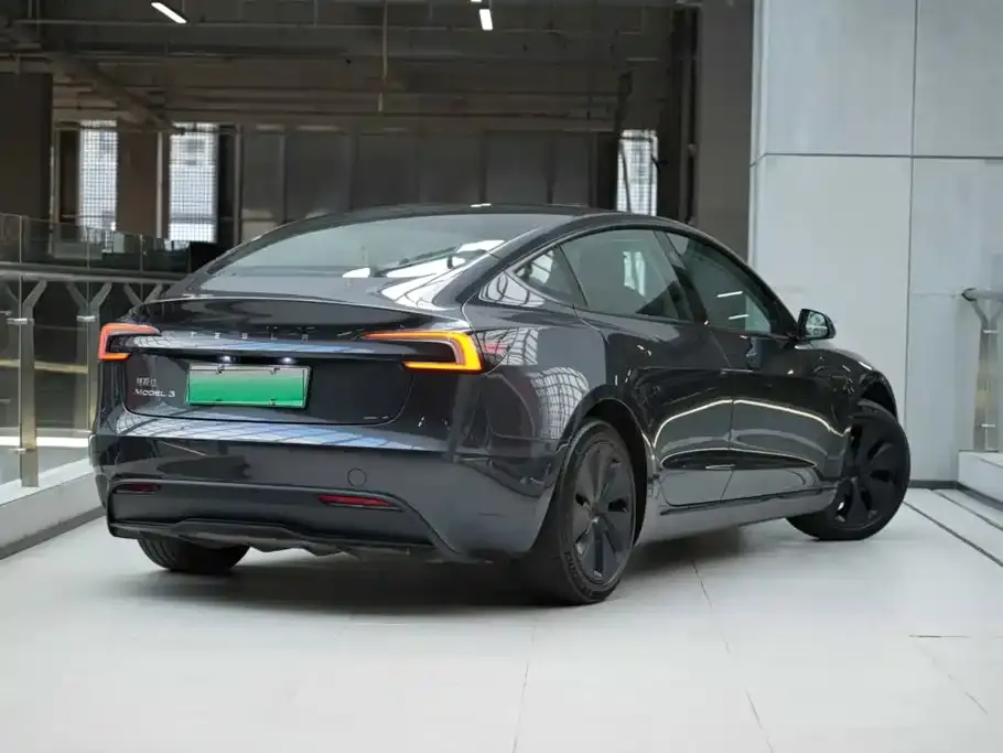 Tesla Model 3 — фото 2