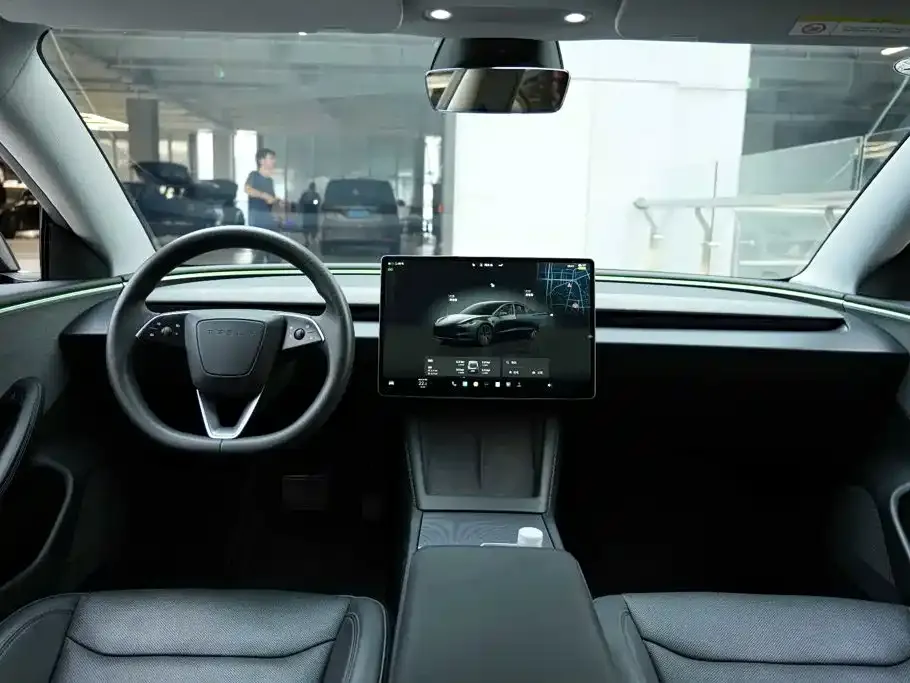 Tesla Model 3 — фото 6