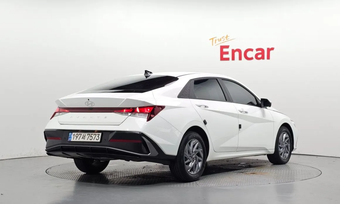 Hyundai AVANTE — фото 4