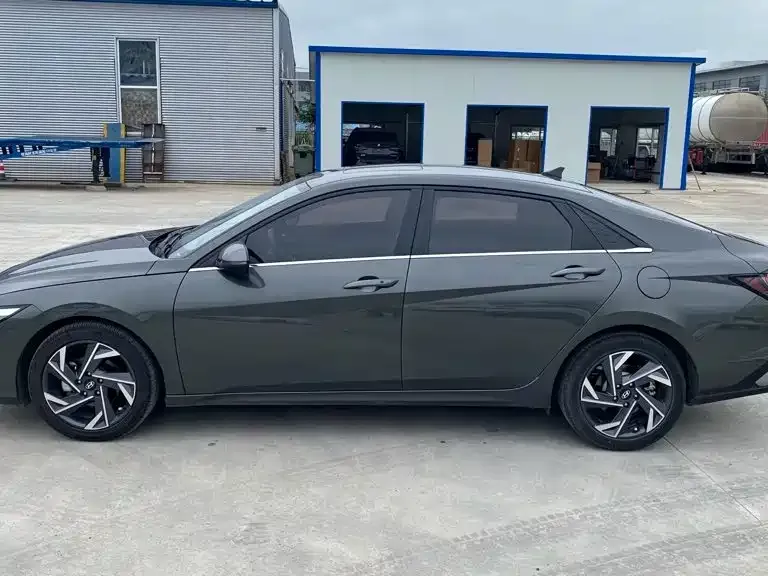 Hyundai Elantra — фото 6