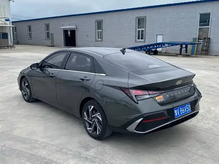 Hyundai Elantra — фото 9
