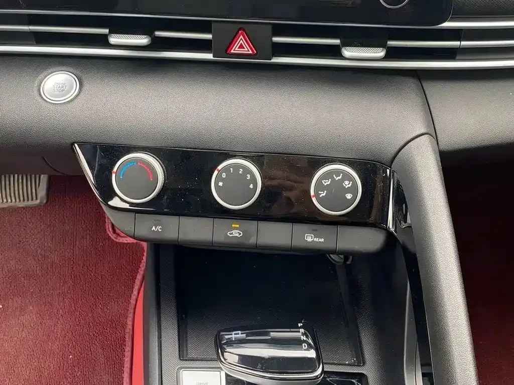 Hyundai Elantra — фото 8