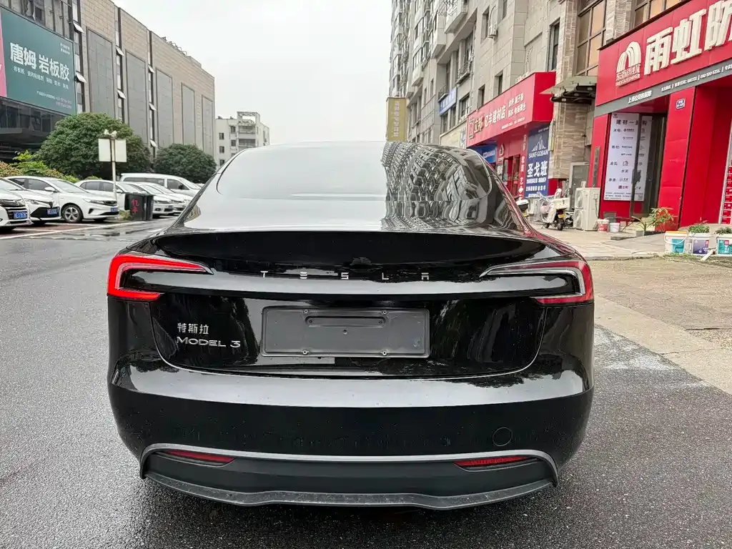Tesla Model 3 — фото 5