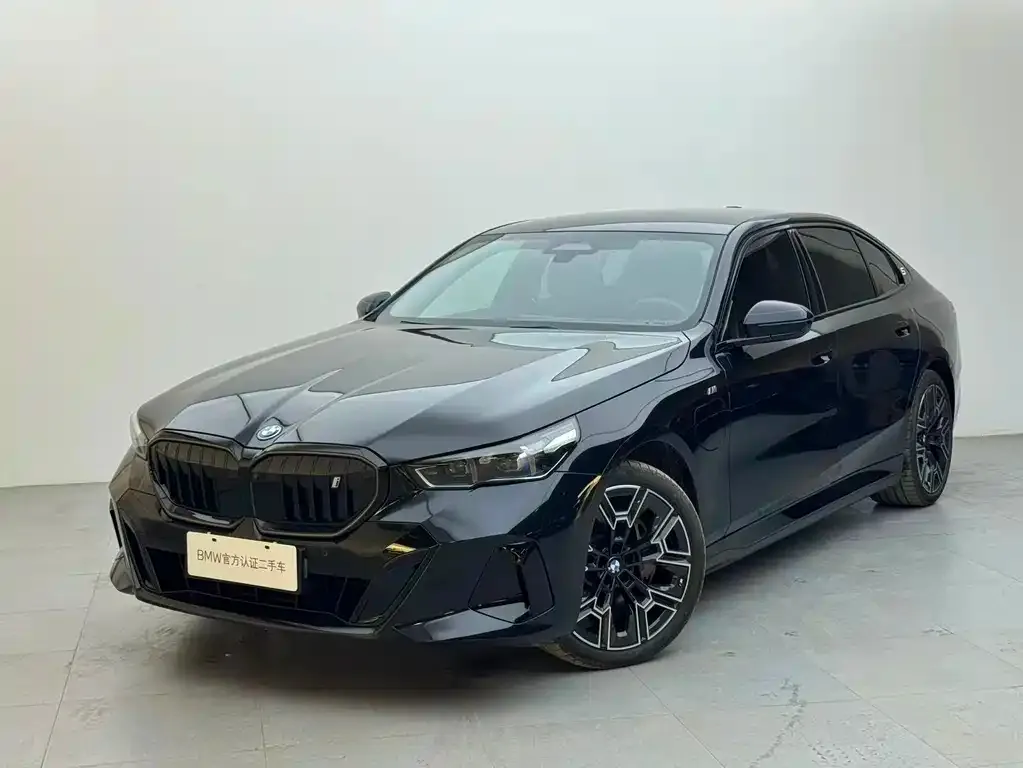 BMW i5 — фото 1