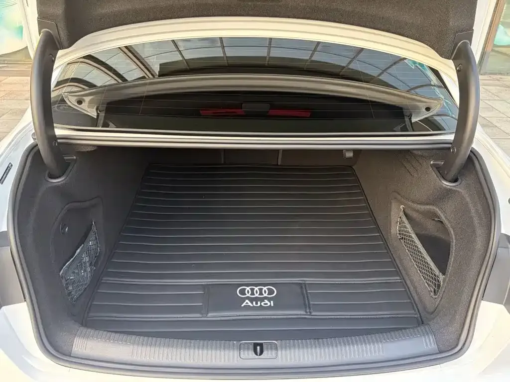 Audi A4L — фото 10
