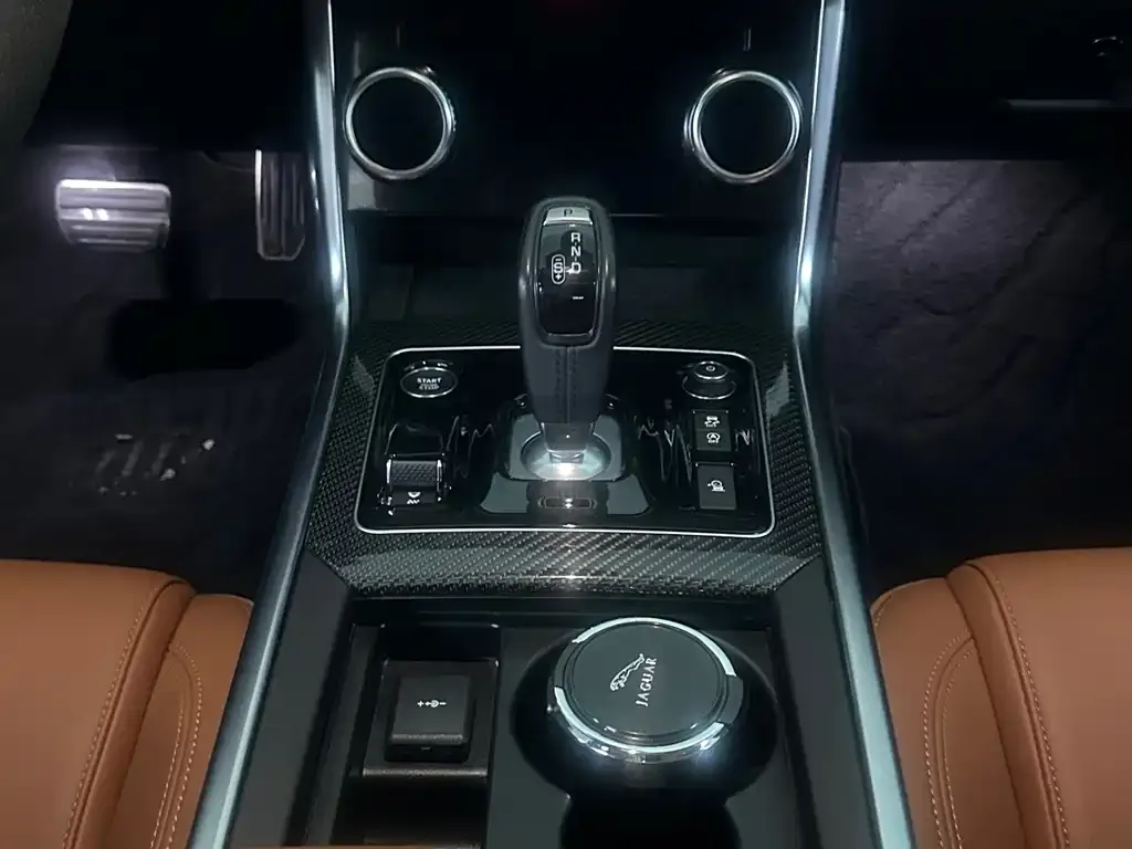 Jaguar XEL — фото 10