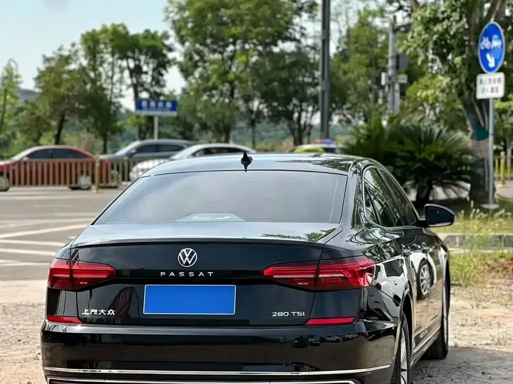 Volkswagen Passat — фото 6