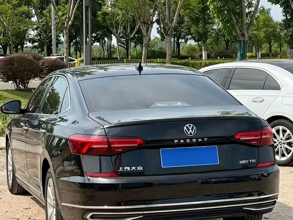 Volkswagen Passat — фото 9