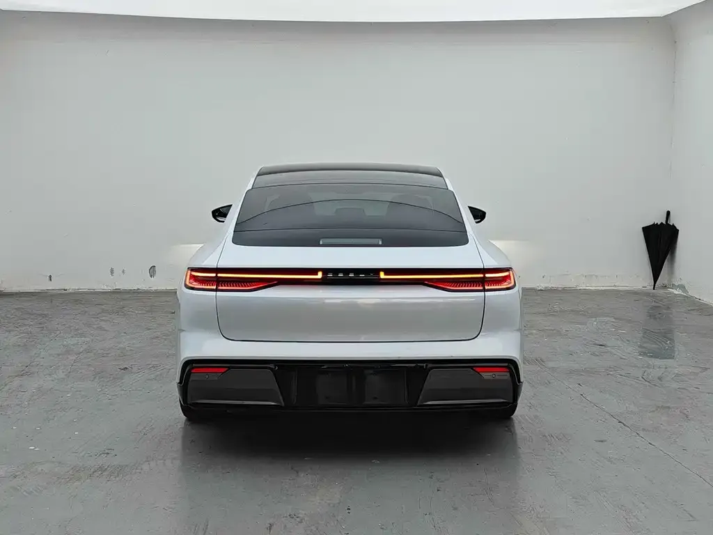 Geely Galaxy E8 — фото 2
