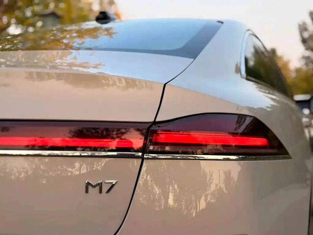 Roewe M7 DMH — фото 4