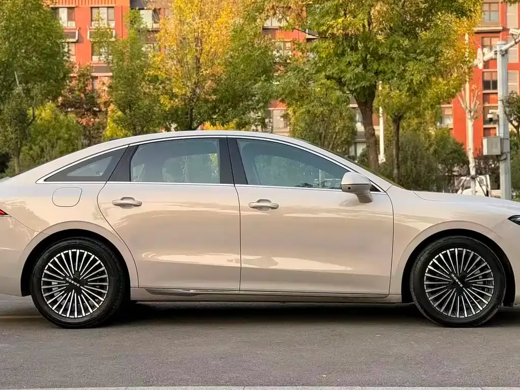 Roewe M7 DMH — фото 10