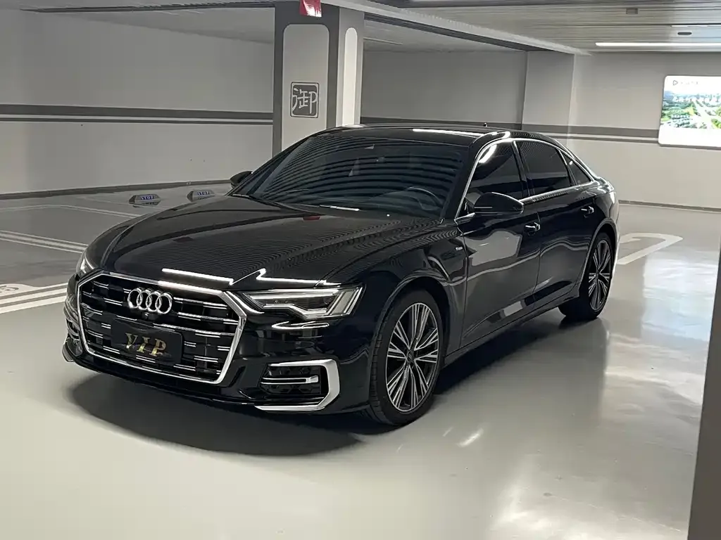 Audi A6L — фото 1