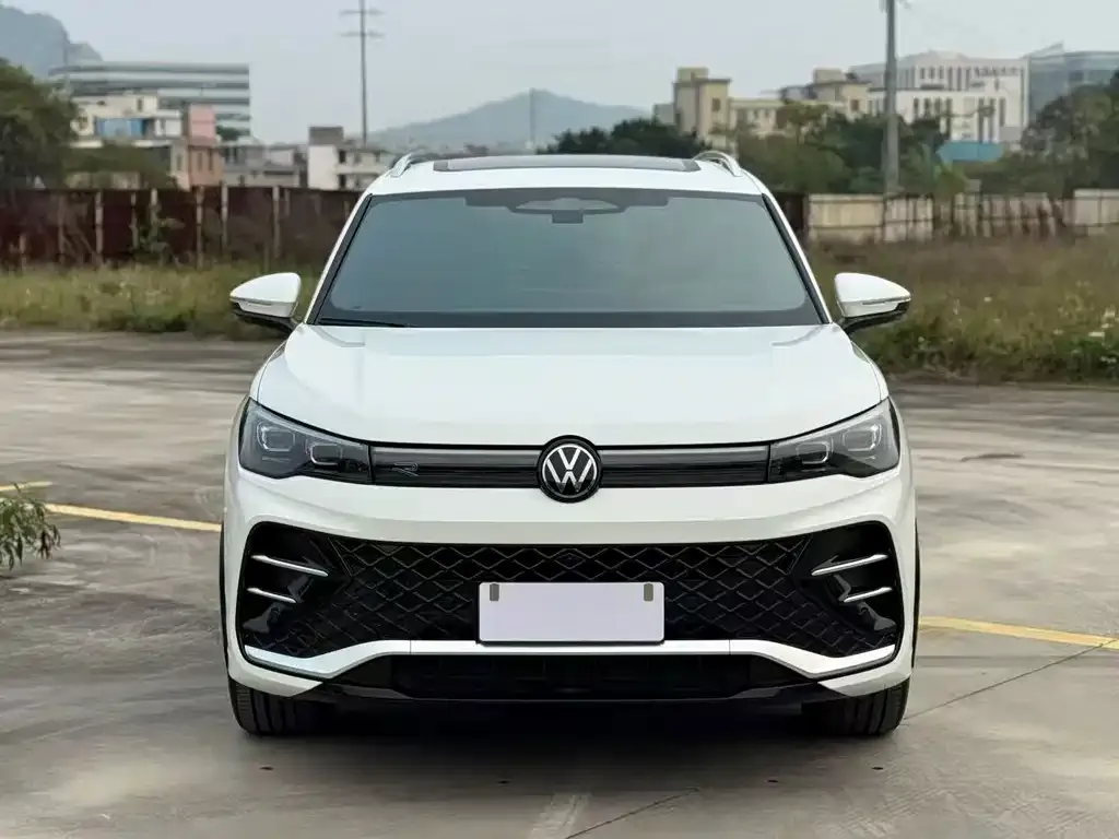 Volkswagen Tiguan L — фото 2