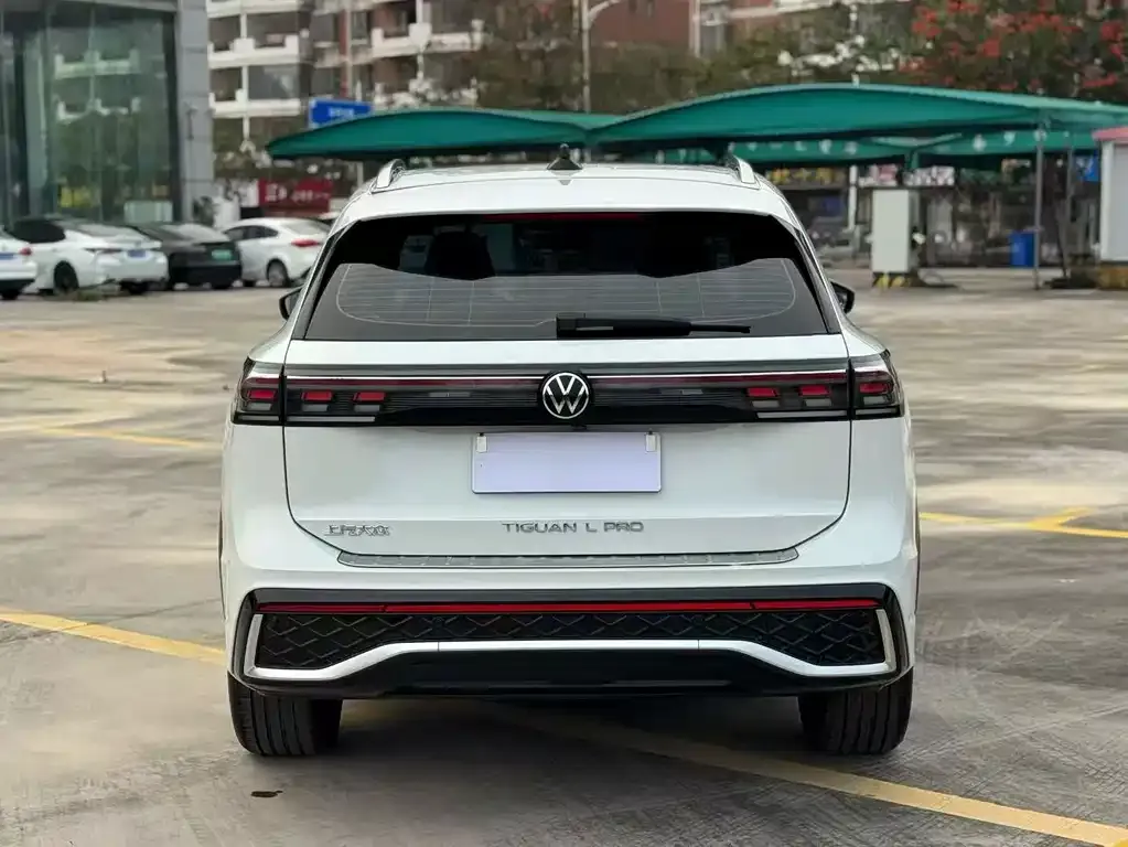 Volkswagen Tiguan L — фото 4