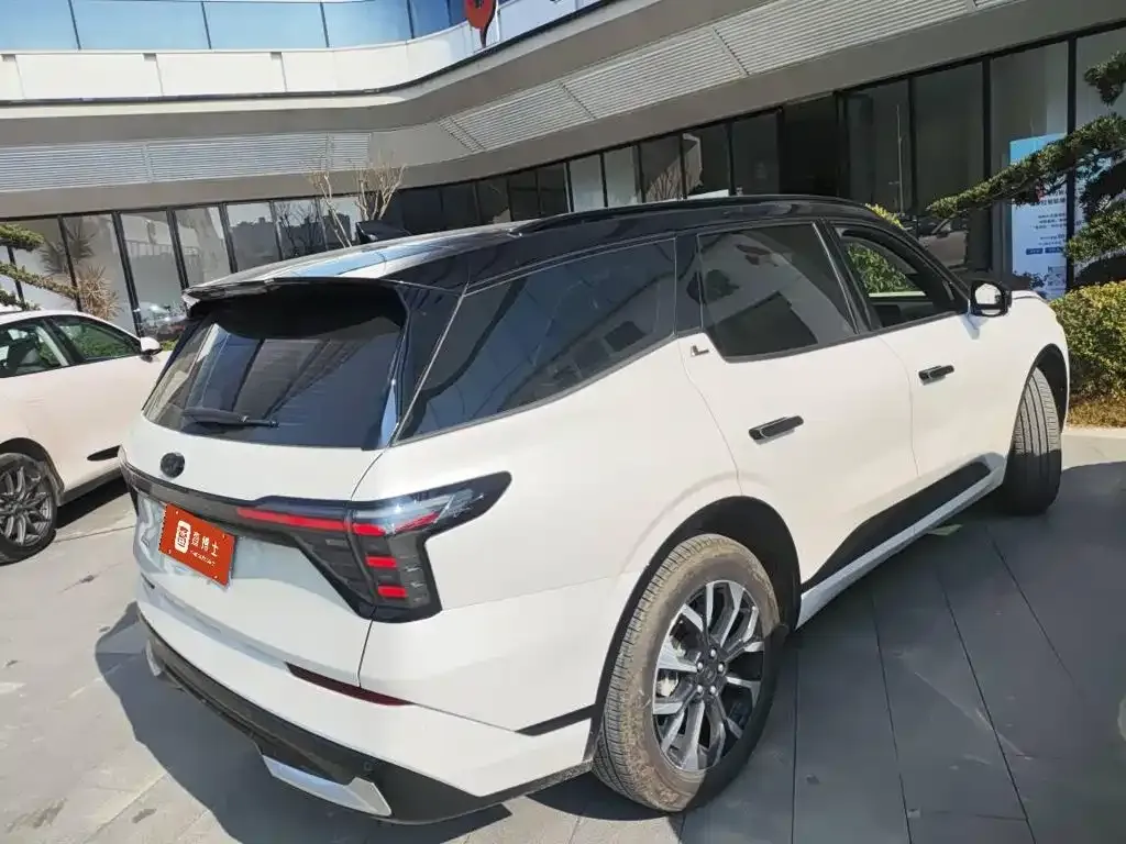 Ford Edge — фото 3