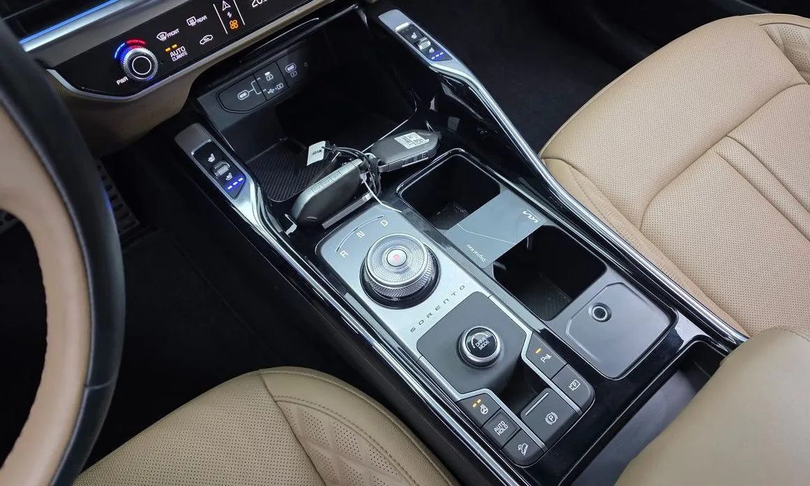 Kia Sorento — фото 10