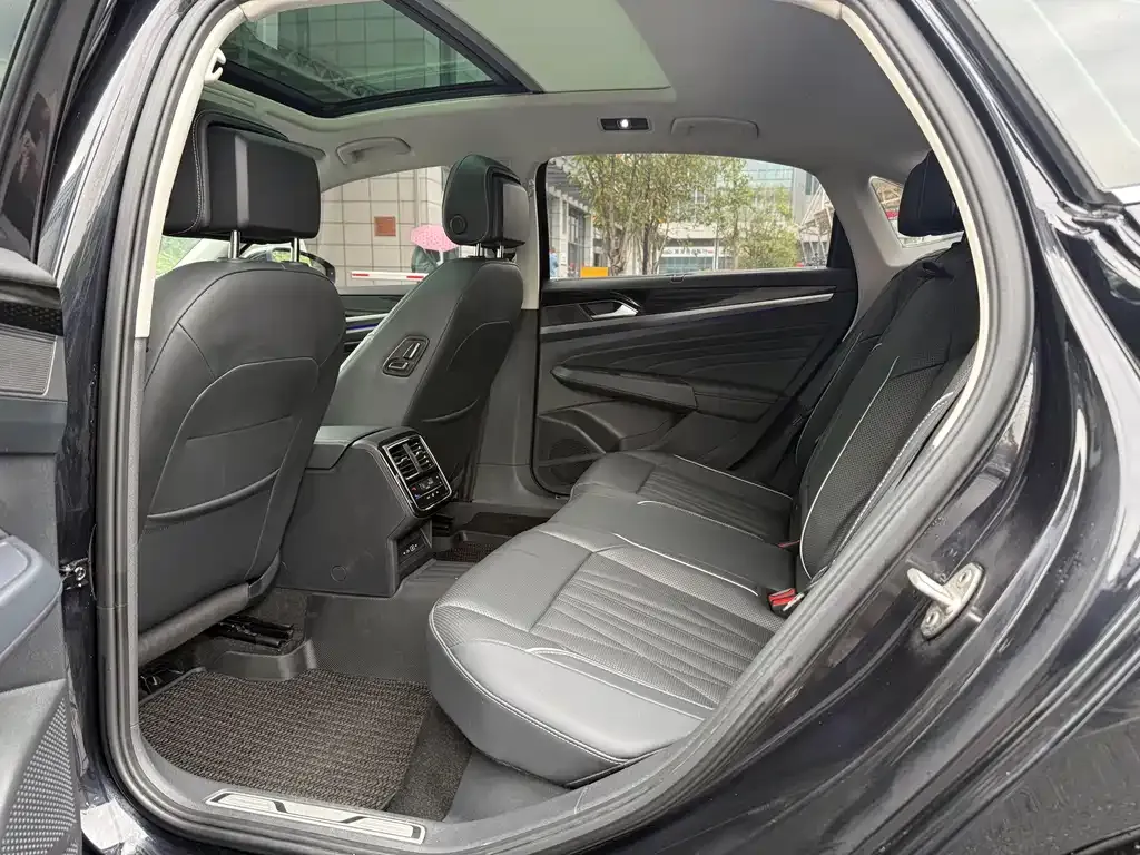 Volkswagen Passat — фото 7
