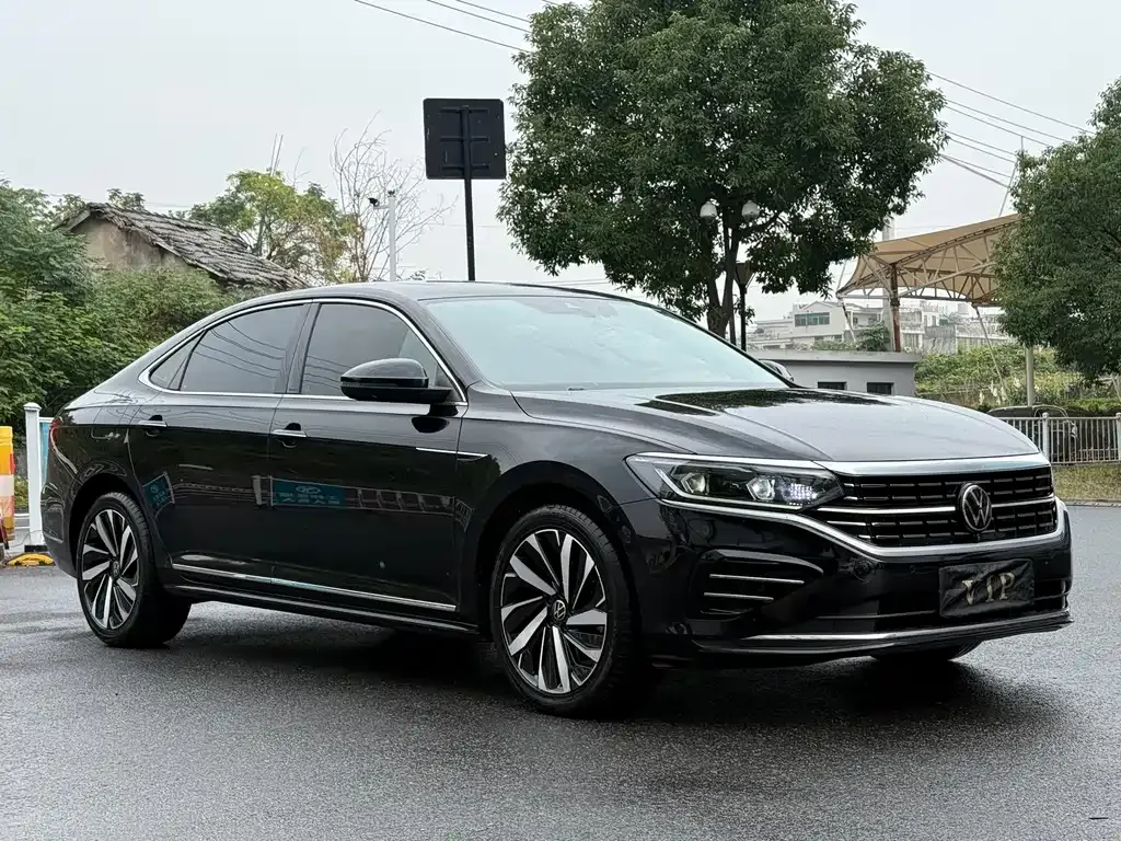 Volkswagen Passat — фото 10