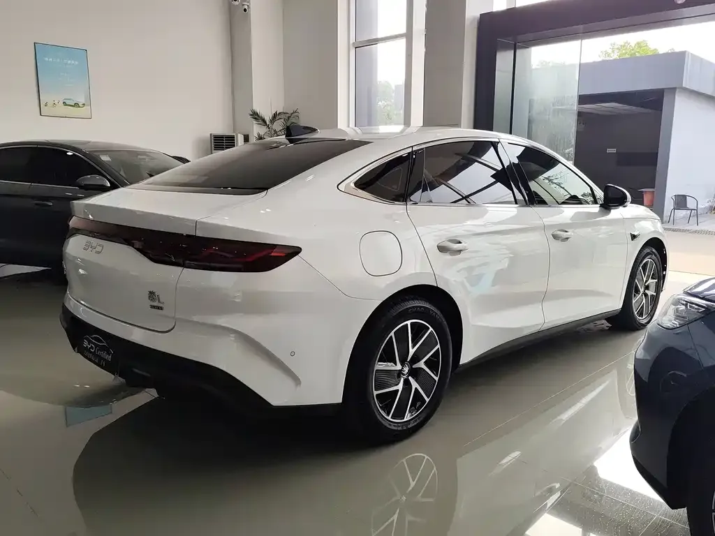 BYD Qin L — фото 7