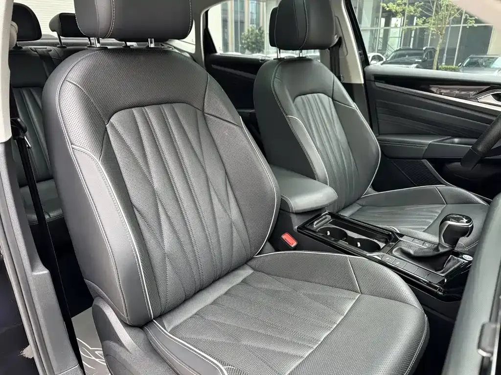 Volkswagen Passat — фото 4