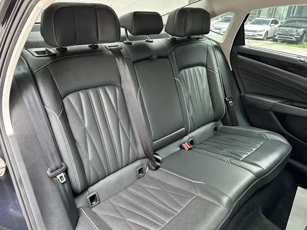 Volkswagen Passat — фото 9