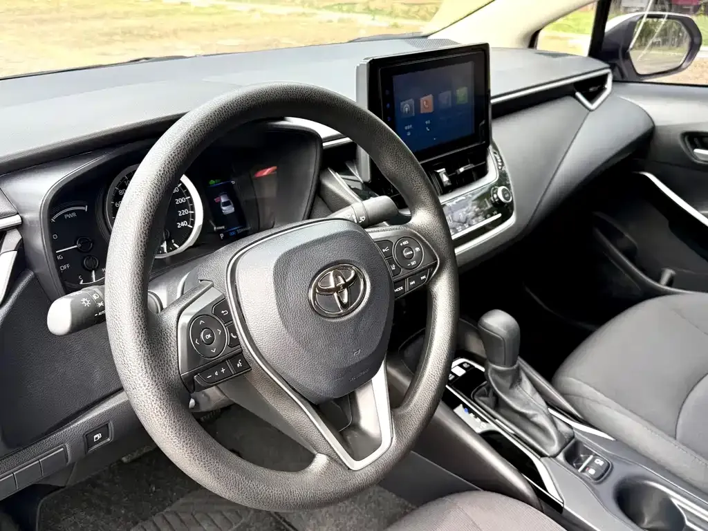 Toyota Corolla — фото 4
