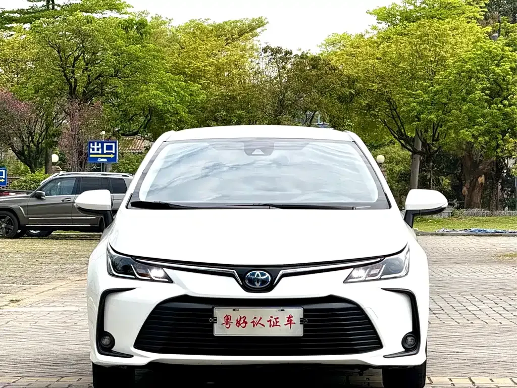 Toyota Corolla — фото 8