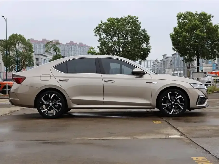 Skoda Octavia — фото 6