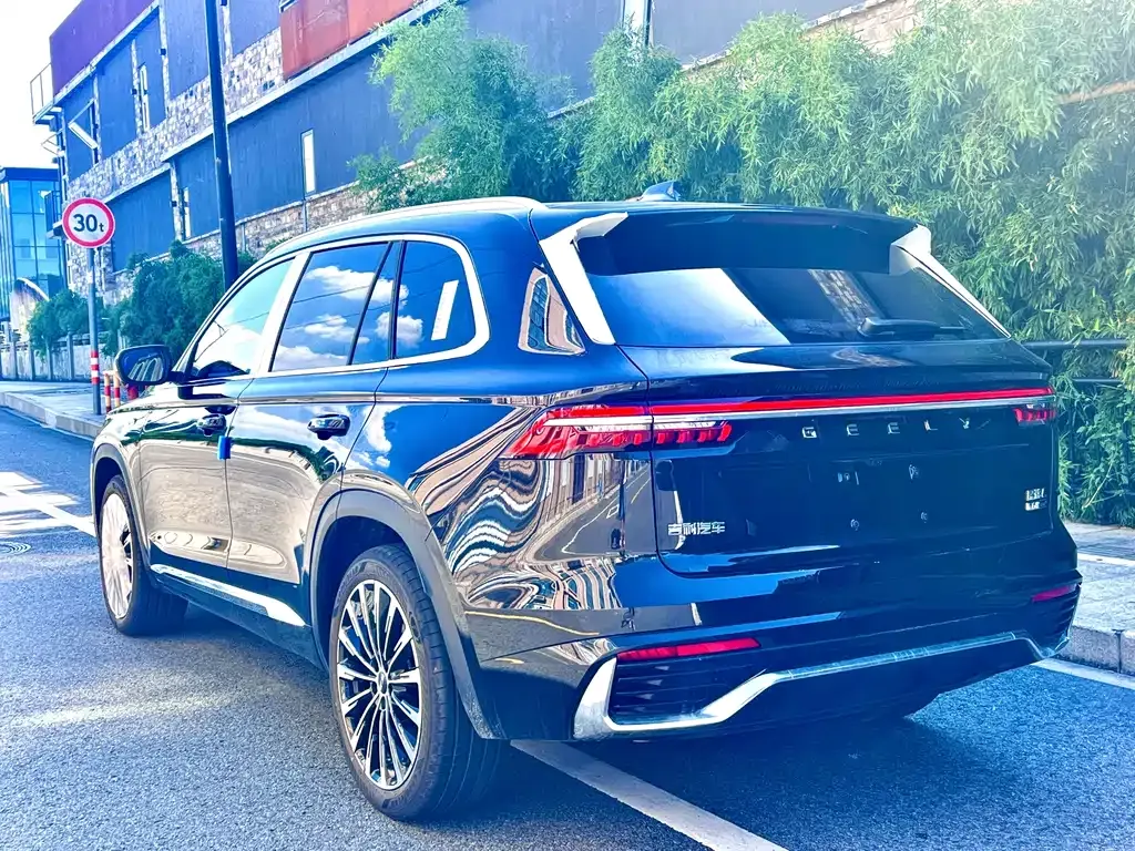Geely Xingyue L — фото 8