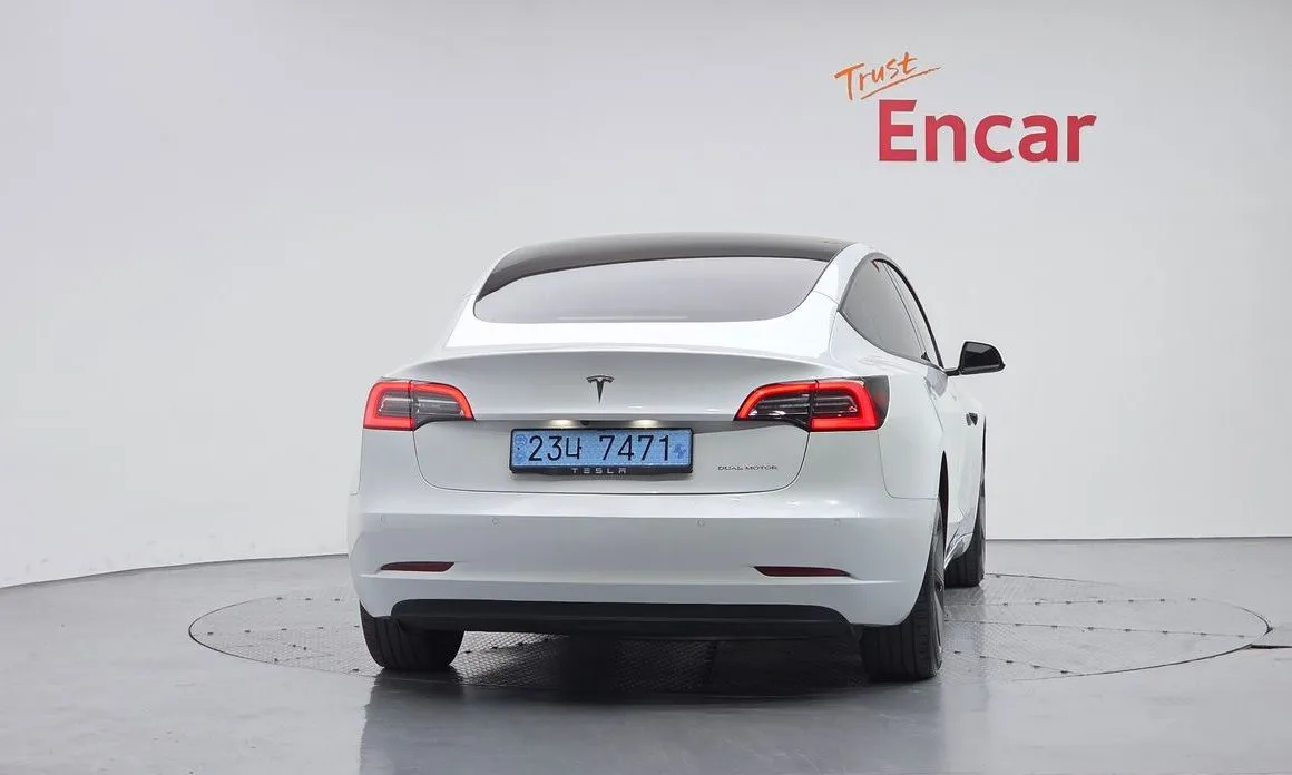 Tesla Model 3 — фото 5