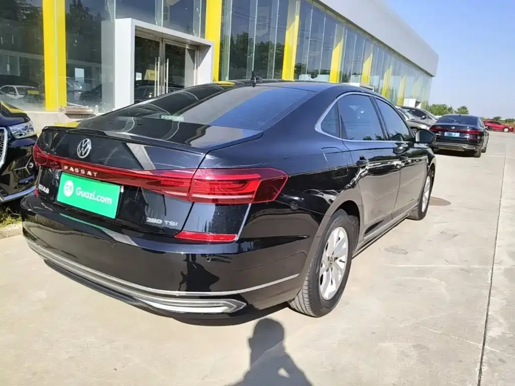 Volkswagen Passat — фото 8