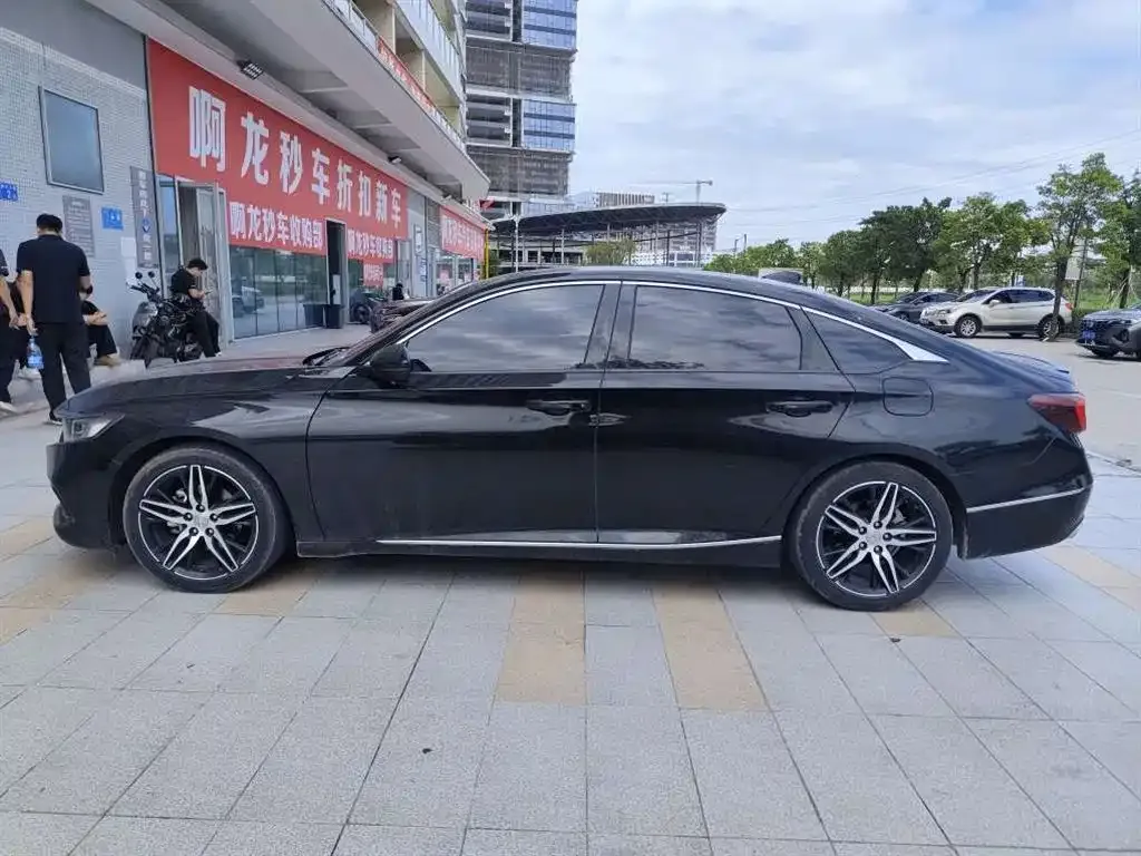 Honda Accord — фото 6