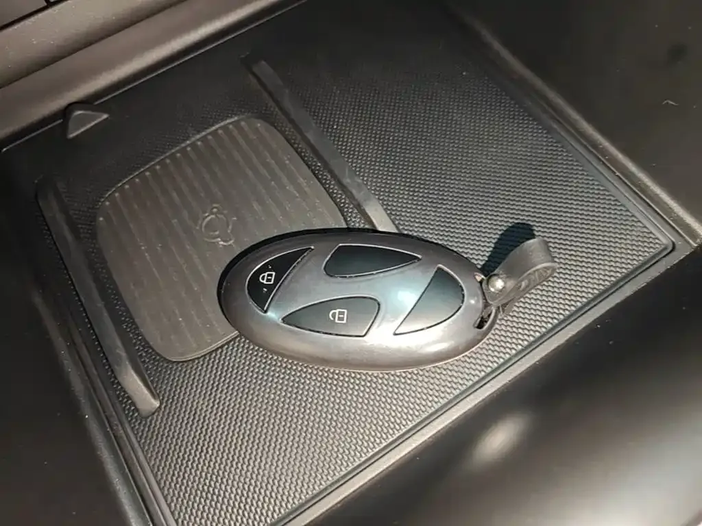 Hyundai Sonata — фото 9
