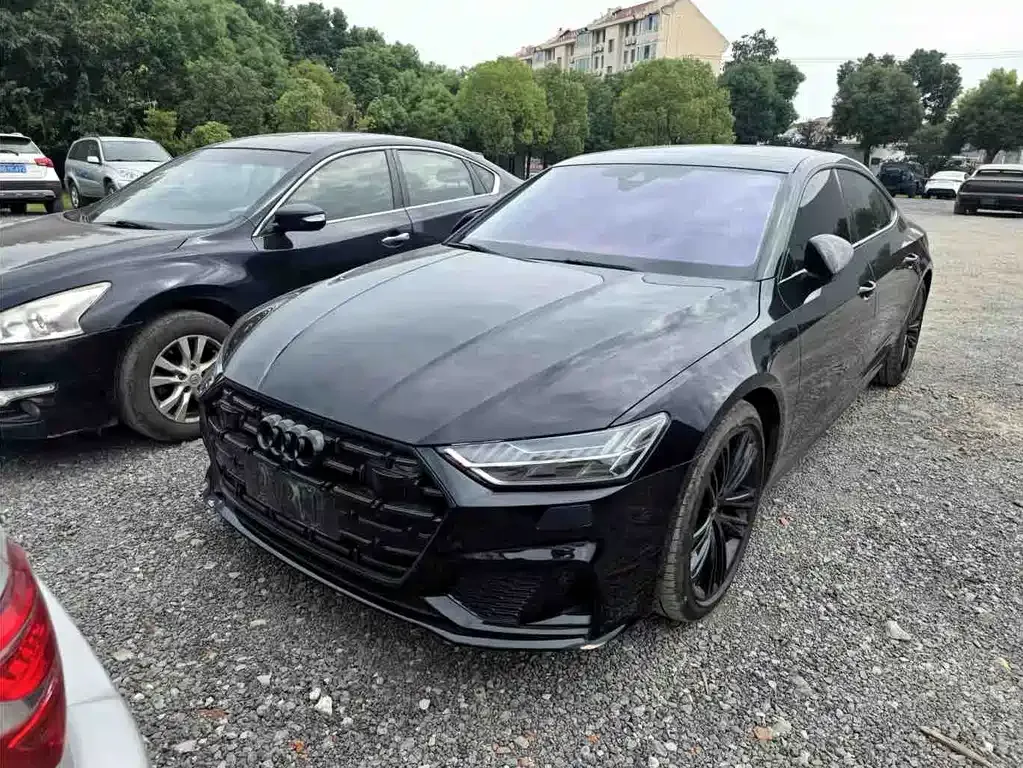 Audi A7L — фото 1
