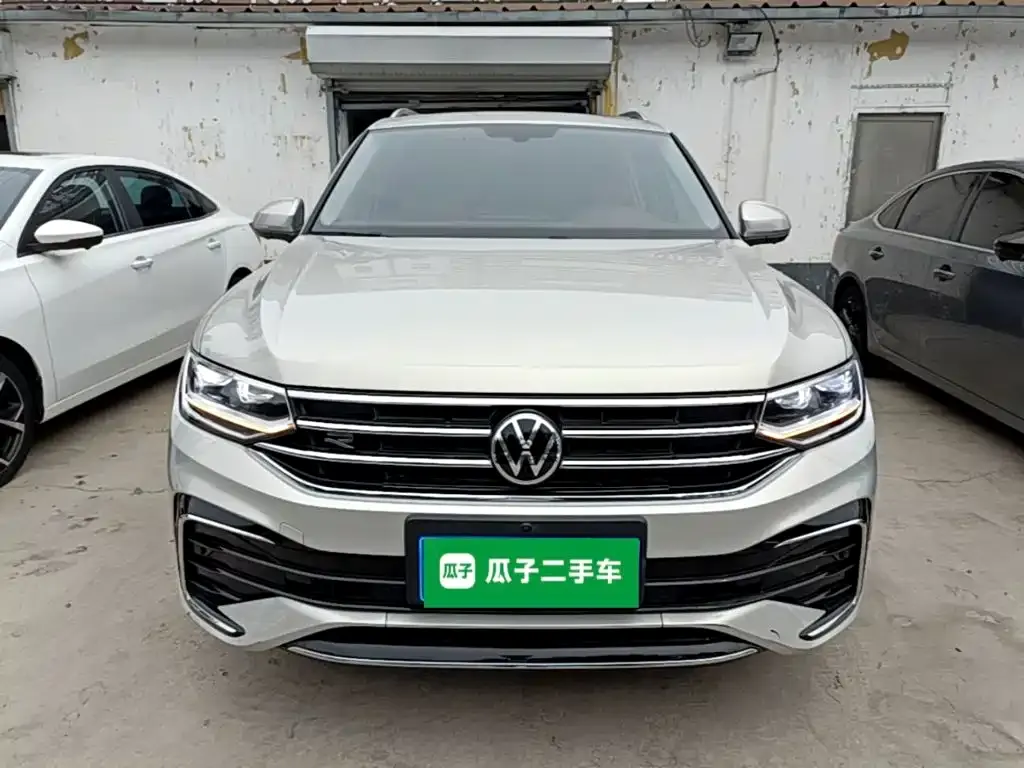 Volkswagen Tiguan L — фото 6