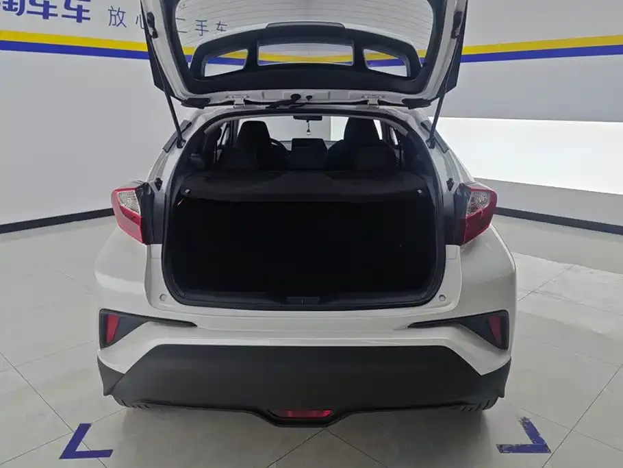 Toyota C-HR — фото 2