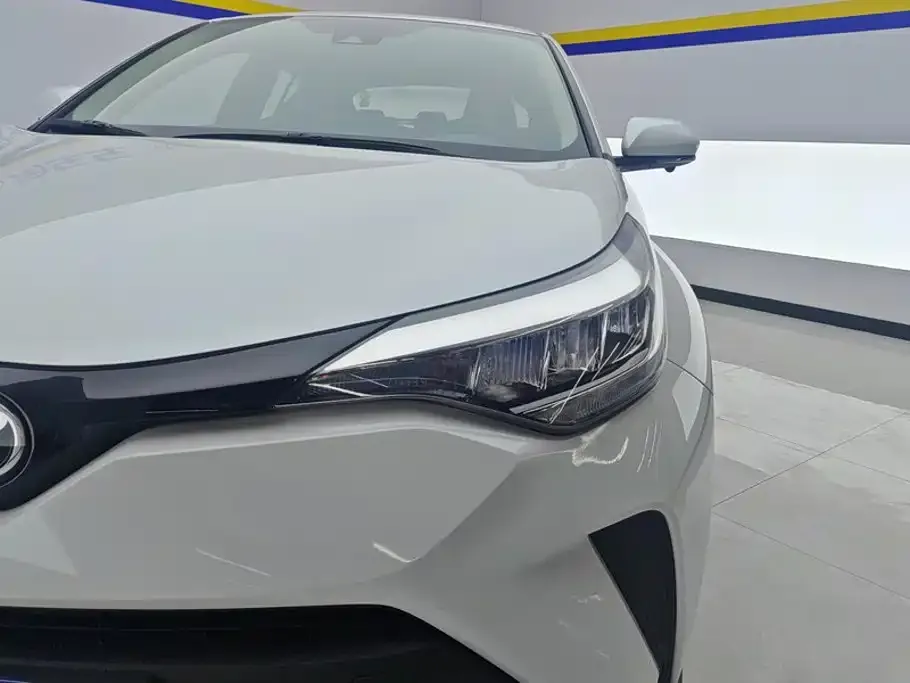 Toyota C-HR — фото 6