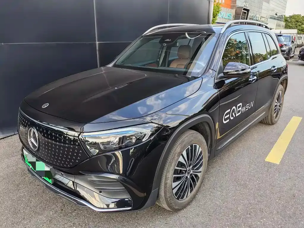 Mercedes-Benz EQB — фото 1