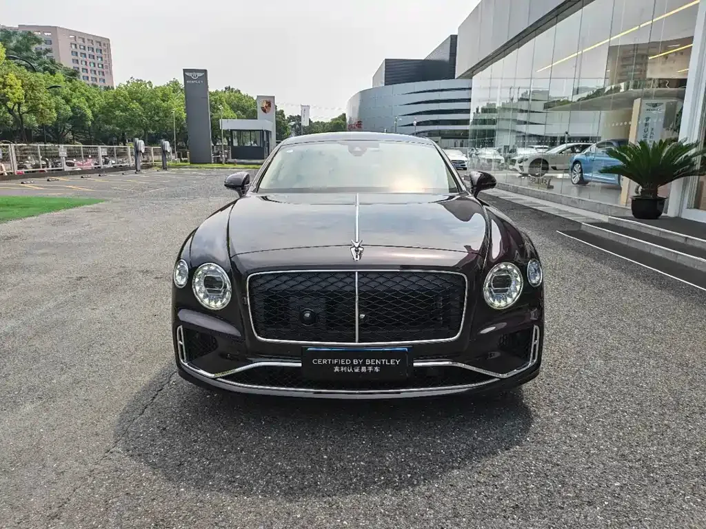 Bentley Flying Spur PHEV — фото 6
