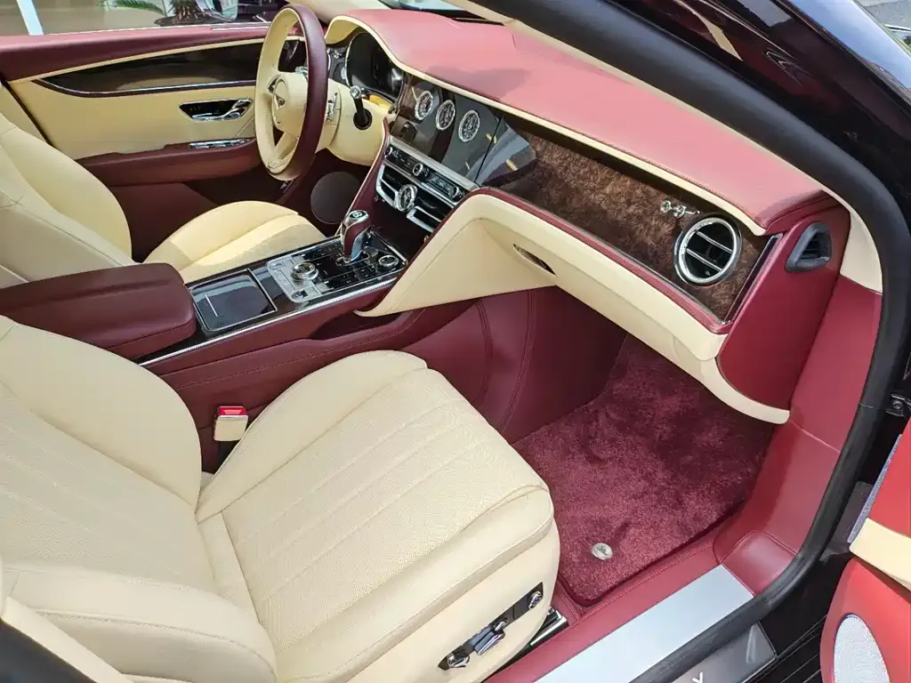 Bentley Flying Spur PHEV — фото 10
